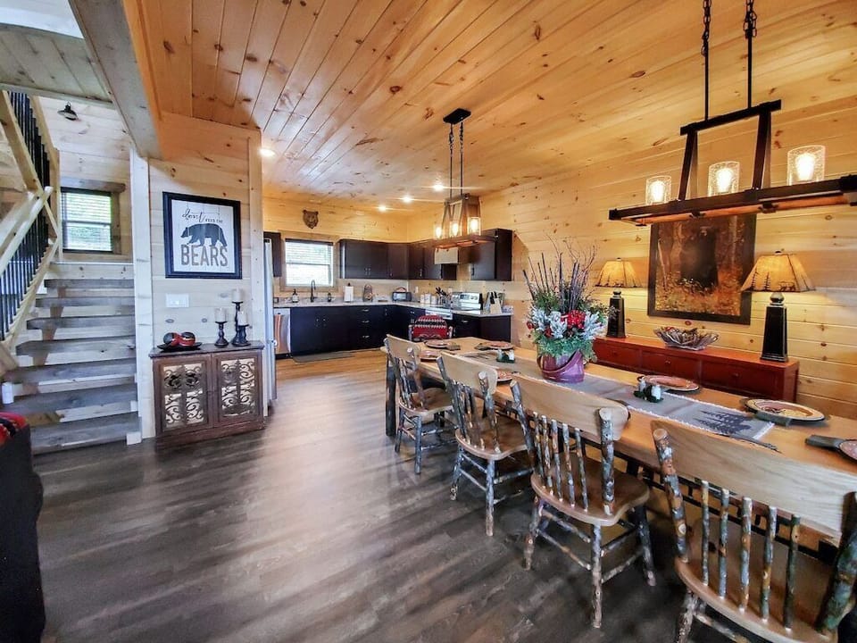 Smoky Mountain Dreams' open living space