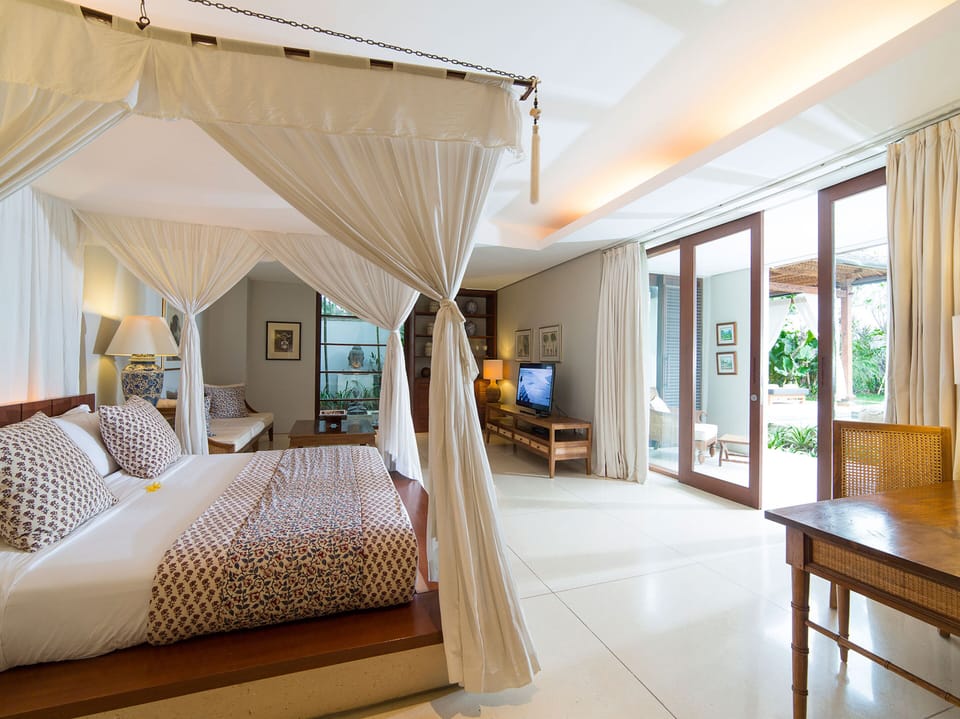 Villa, 6 Bedrooms | 6 bedrooms, desk, free WiFi, bed sheets