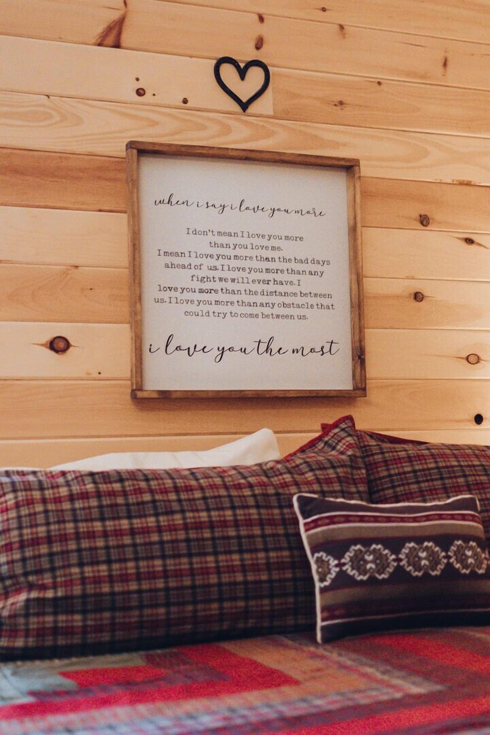 Chalet in the Smokies "Forest Hollow" - King size bed