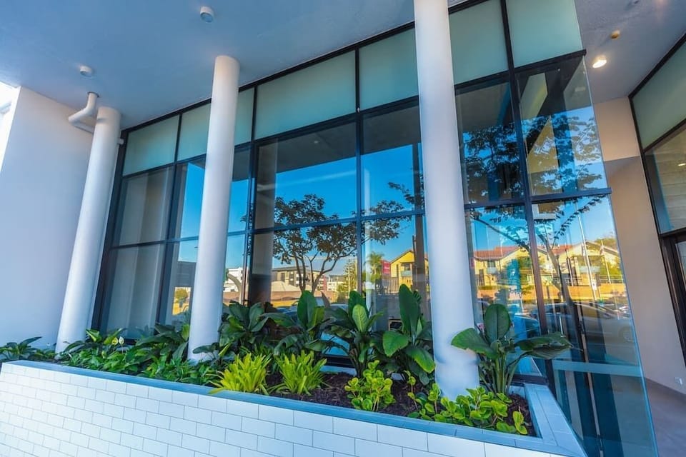 A. King Room 1 Stylish, modern king room/own entrance in Brisbane