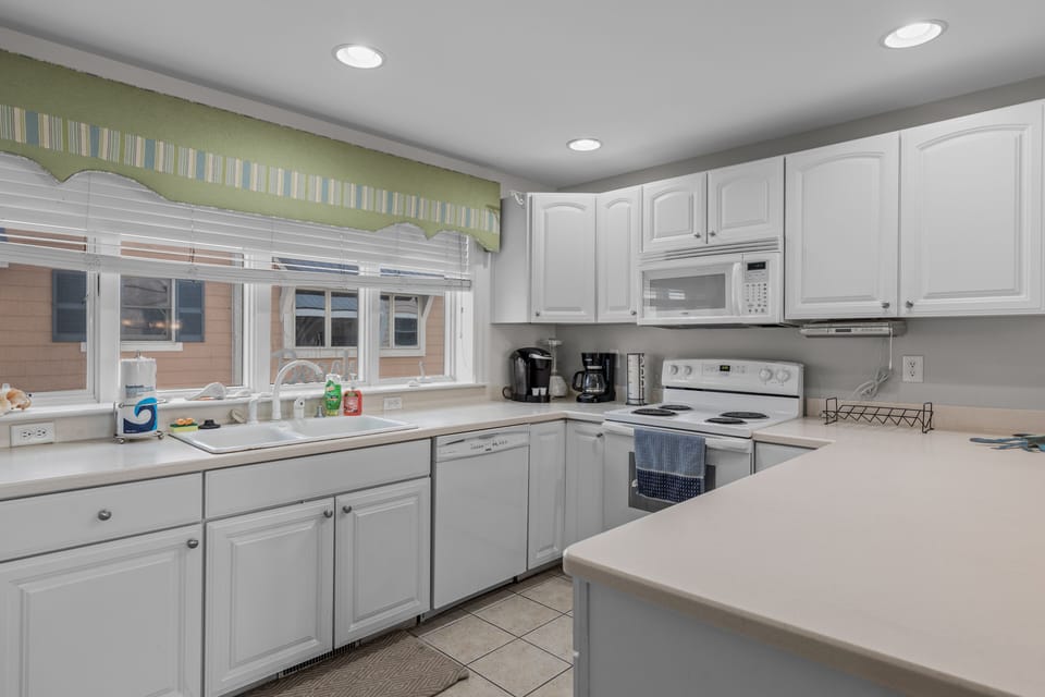 Kitchen (2)