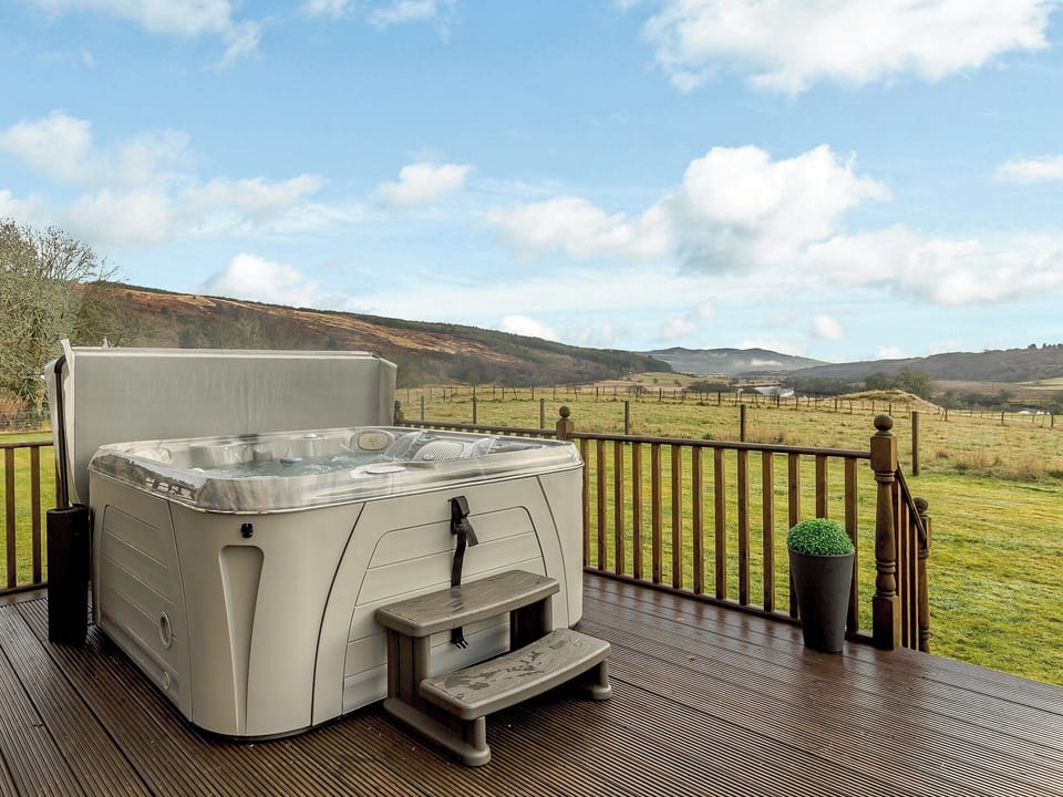 Hot tub | The Big Hoose, Linside
