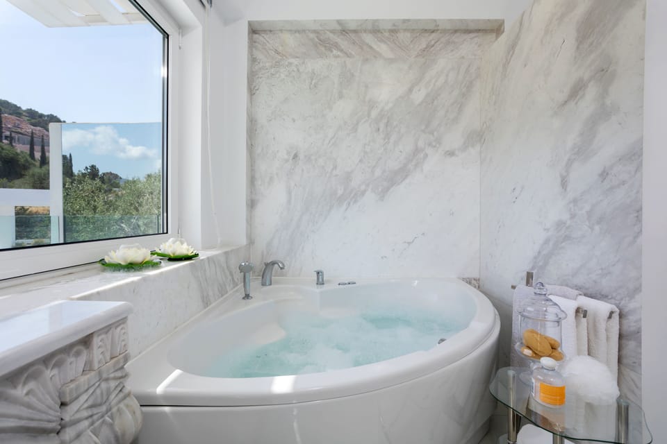 Dion Villa - Pool & Jacuzzi - Sleeps 4 - Zakynthos Villa in Peloponnese, Western Greece and the Ionian