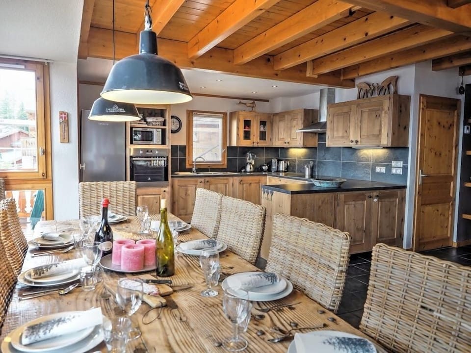 Stylish dining