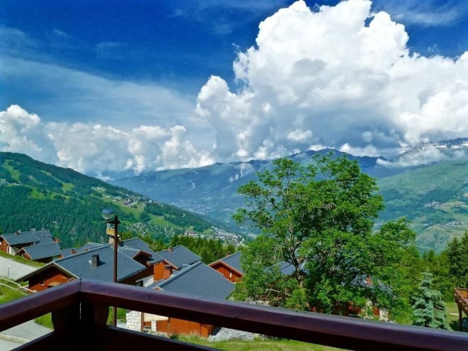 View from the balcony/terrasse across the valley