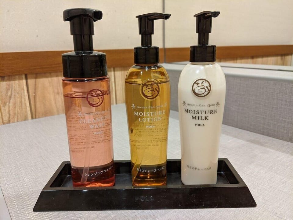 Bathroom amenities