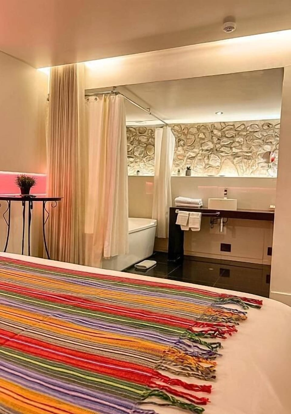 Deluxe Suite | Premium bedding, down comforters, Select Comfort beds, in-room safe