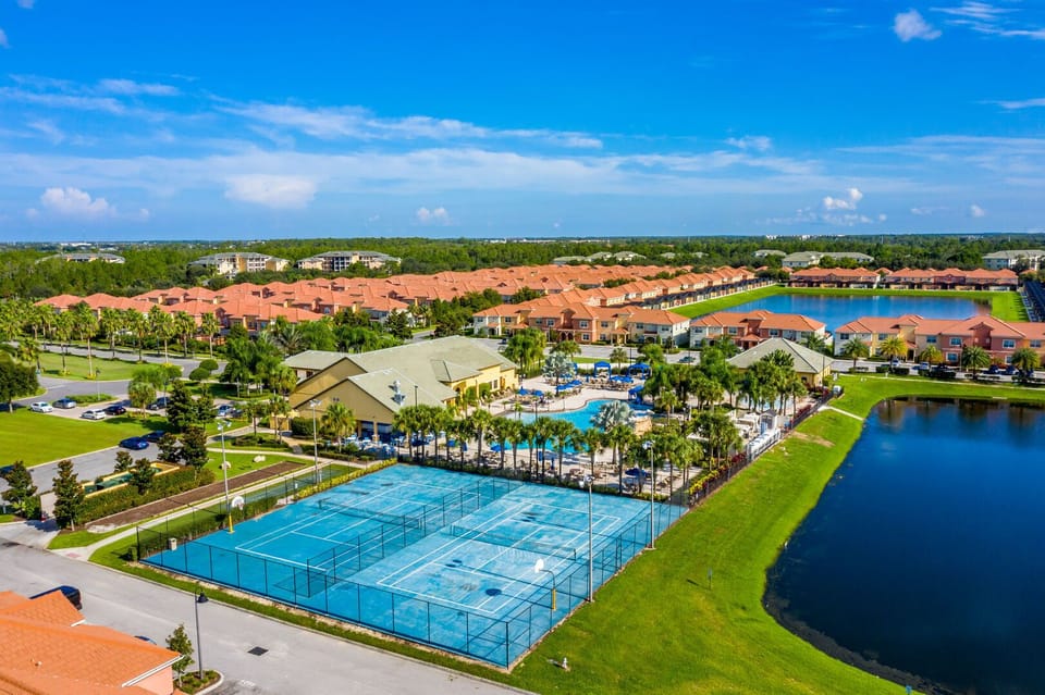 Townhome, 4 Bedrooms, Non Smoking, Kitchen | 4 bedrooms, iron/ironing board, cribs/infant beds, free WiFi