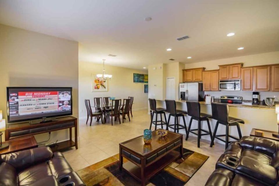 Townhome, 4 Bedrooms, Non Smoking, Kitchen | 4 bedrooms, iron/ironing board, cribs/infant beds, free WiFi