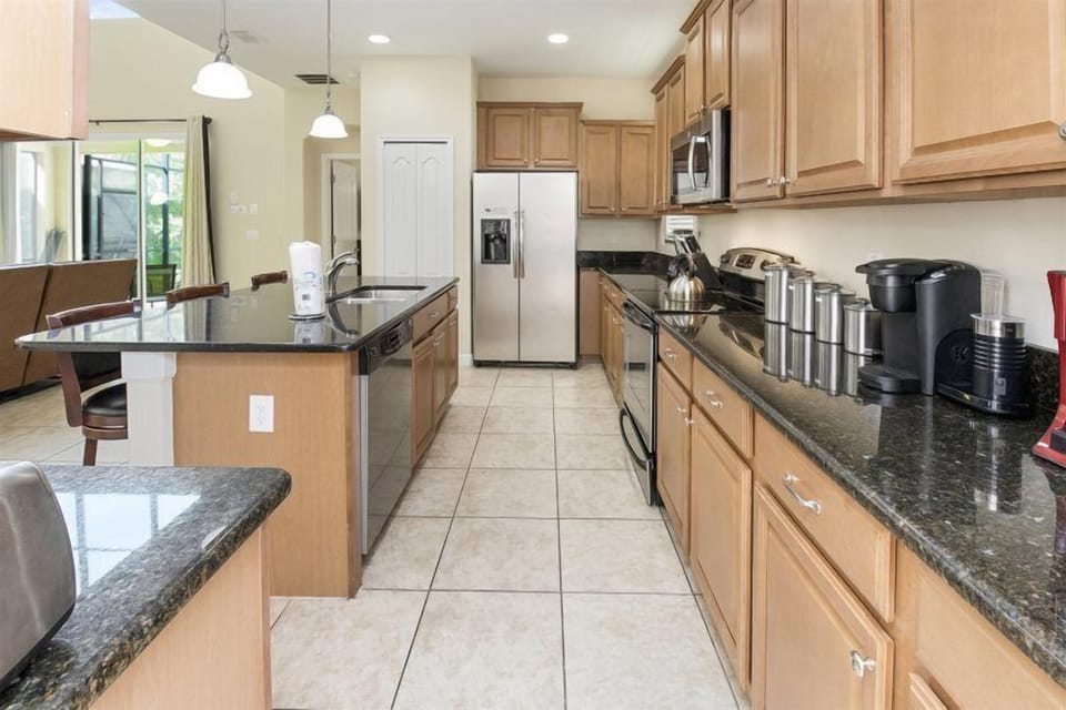 Townhome, 5 Bedrooms, Non Smoking, Kitchen | Private kitchen | Fridge, microwave, oven, dishwasher