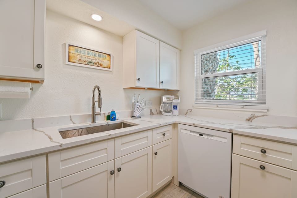 Full Kitchen 