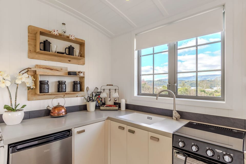 Full kitchen