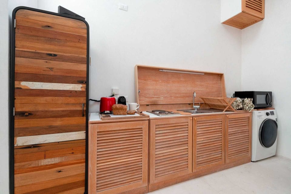 Apartment, 1 Bedroom | Private kitchenette | Fridge, microwave, oven, stovetop