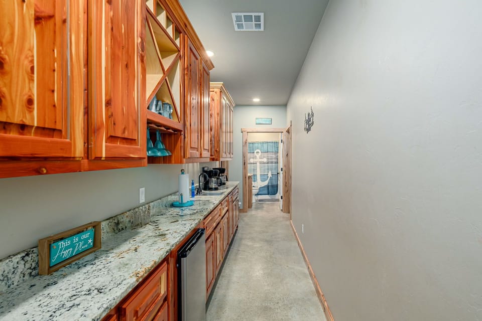 Coffee bar near game room & Shower 1