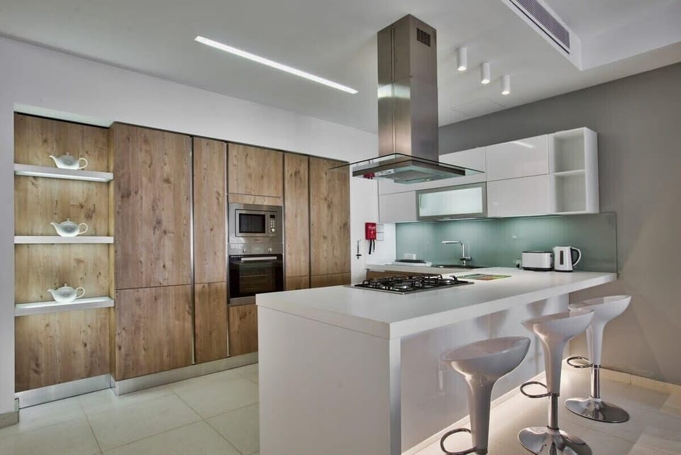 A fully equipped kitchen