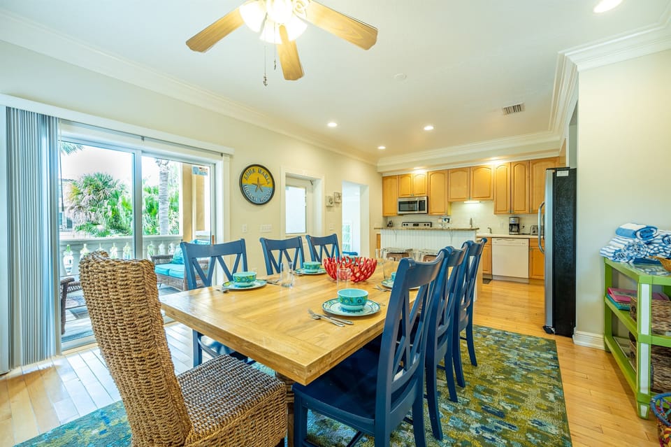 Large dining area for 8