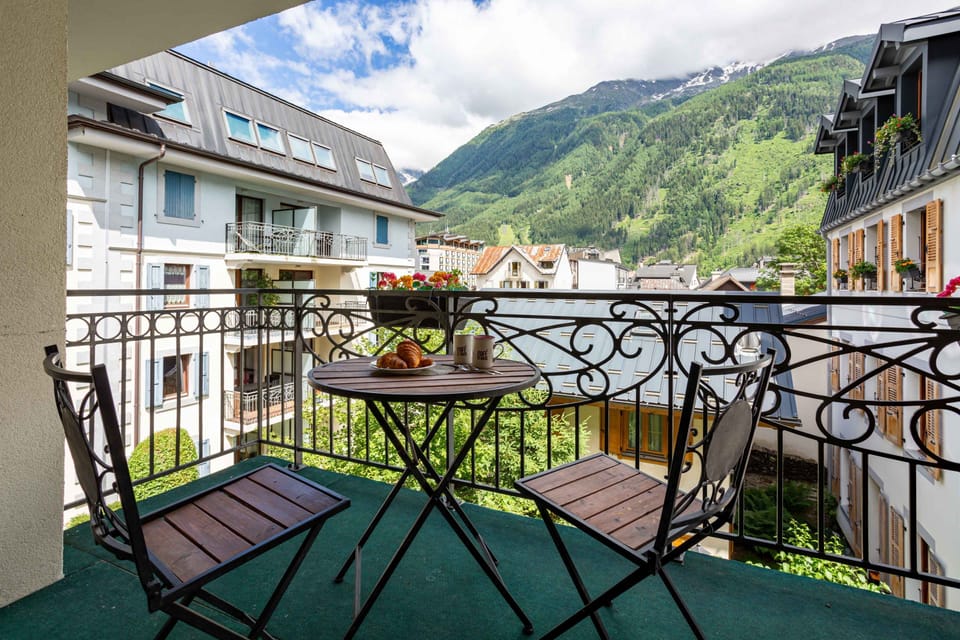 Balcony with views over the Mont Blanc Massif