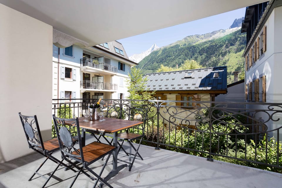Terrace with dining facing Mont Blanc