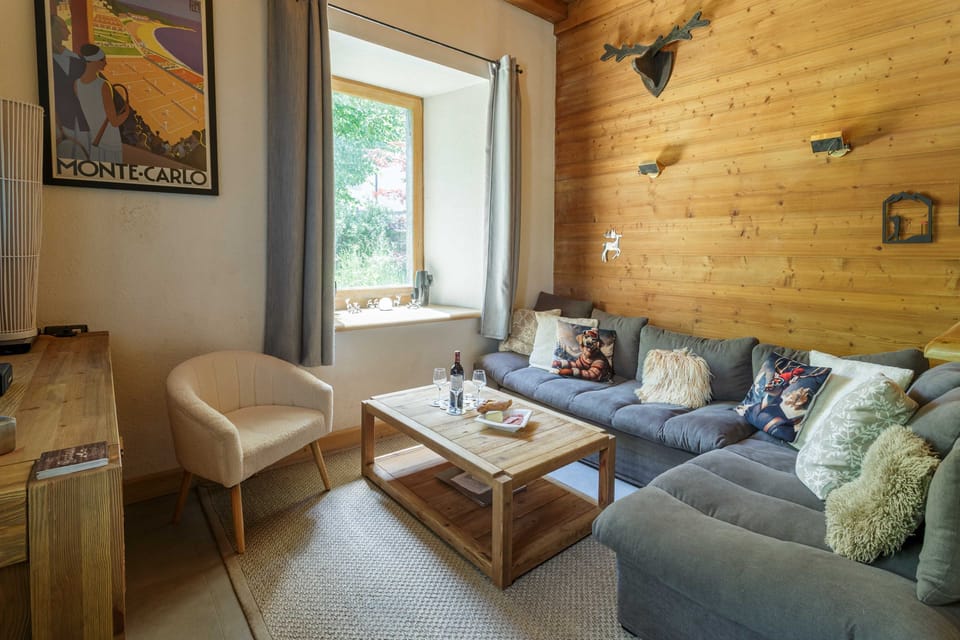 Comfy lounge with sofabed