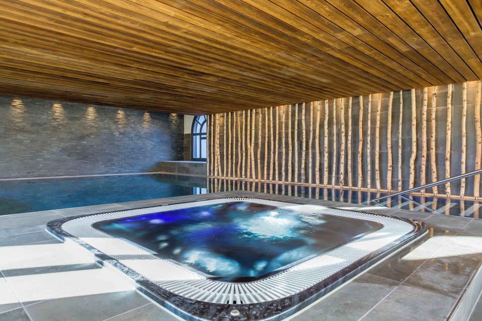 There's also a jacuzzi if you fancy some bubbles!