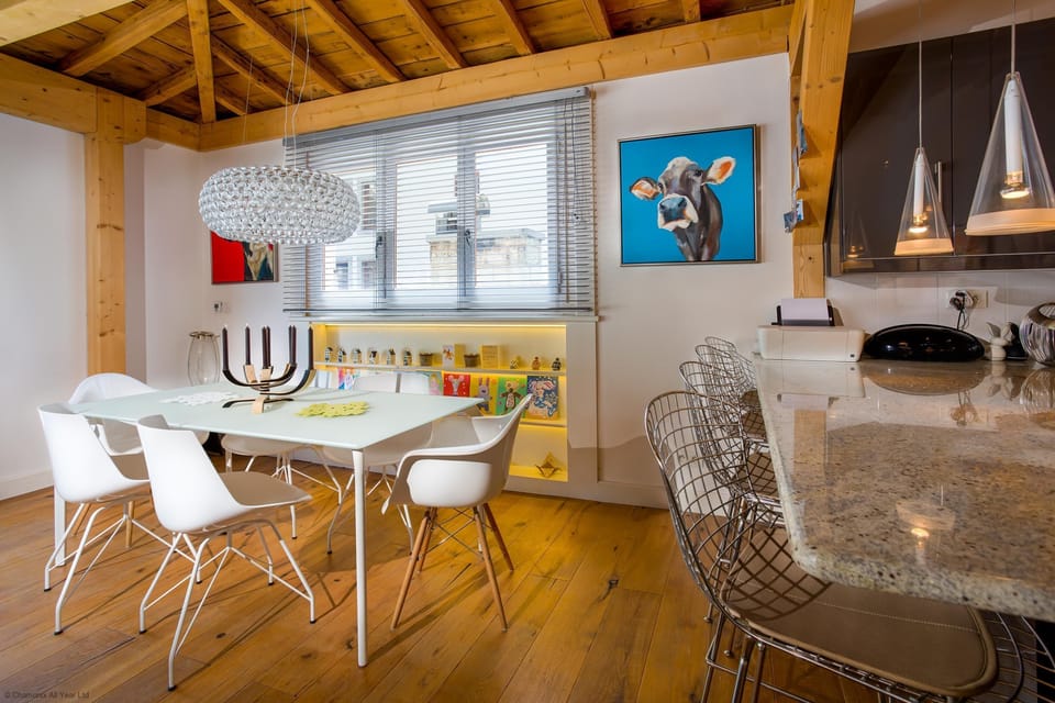 Dining table and chairs for 6