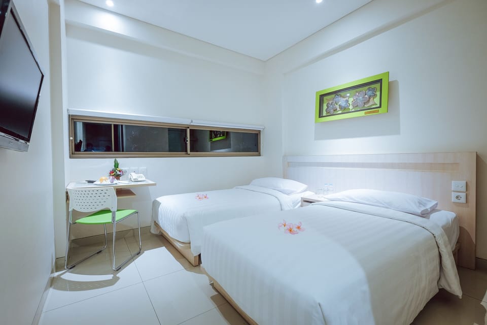 Premium bedding, in-room safe, desk, free WiFi