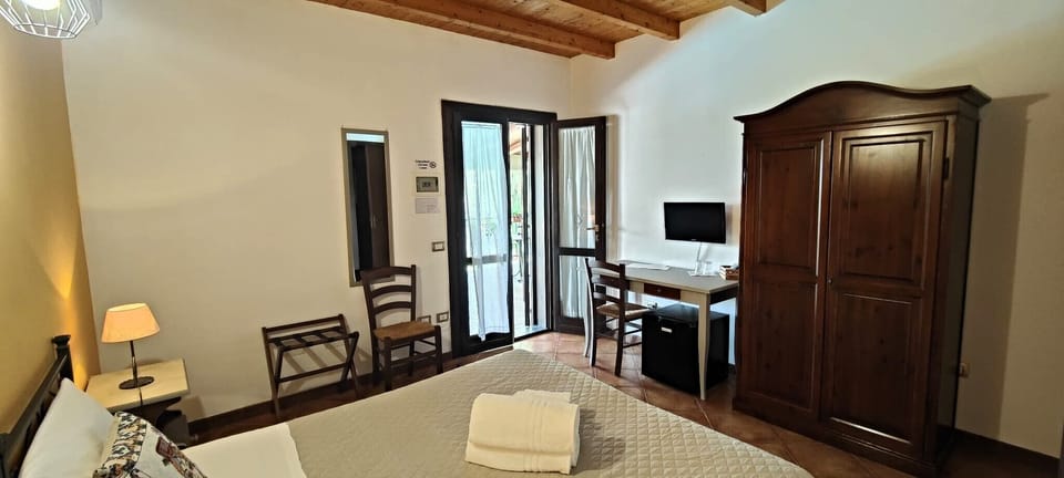 In-room safe, desk, iron/ironing board, free WiFi