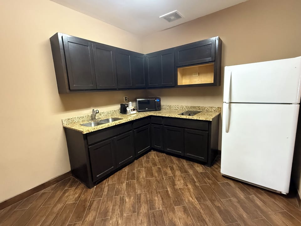 Room, 2 Queen Beds, Accessible - Fully Refundable | Desk, iron/ironing board, free WiFi, bed sheets