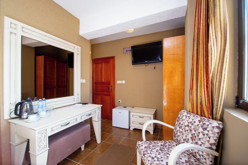 Economy Double Room | Egyptian cotton sheets, premium bedding, minibar, in-room safe