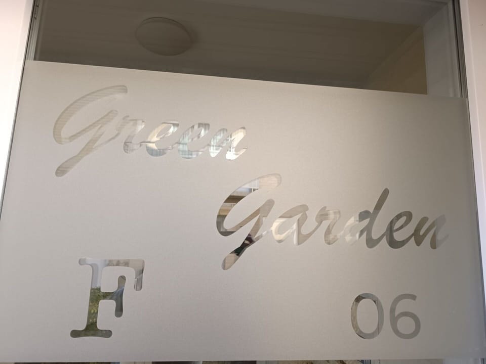Automotive Design, Font, Material Property, Art, Rectangle, Event, Glass, Signage
