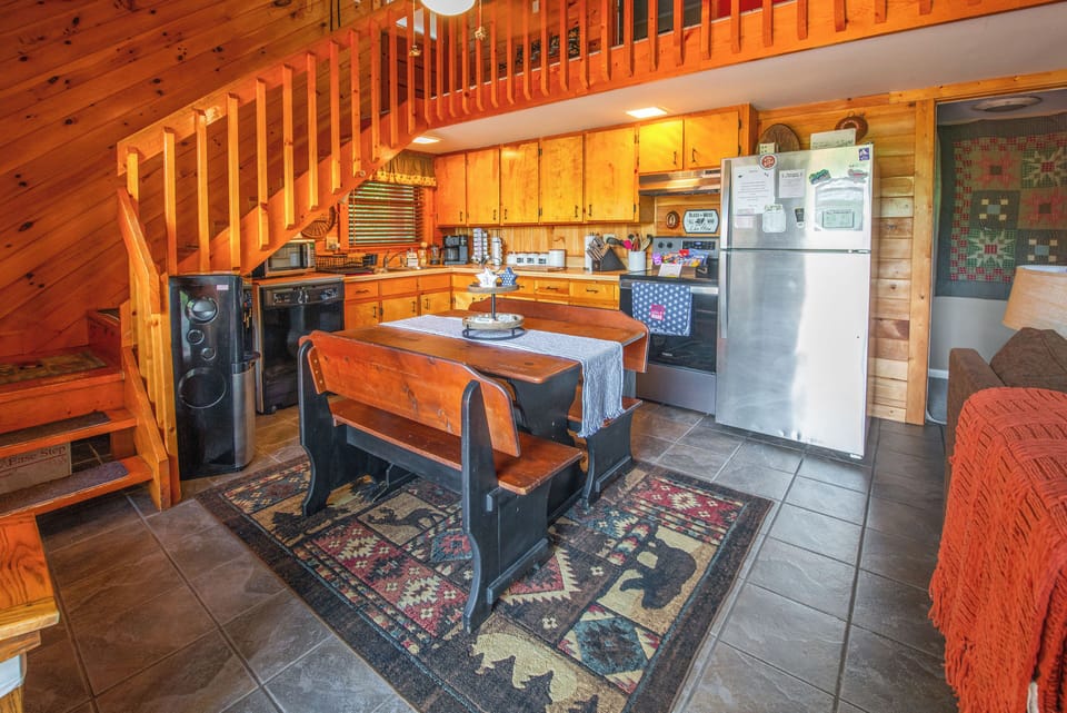 Dining Table | Dishware & Flatware Provided