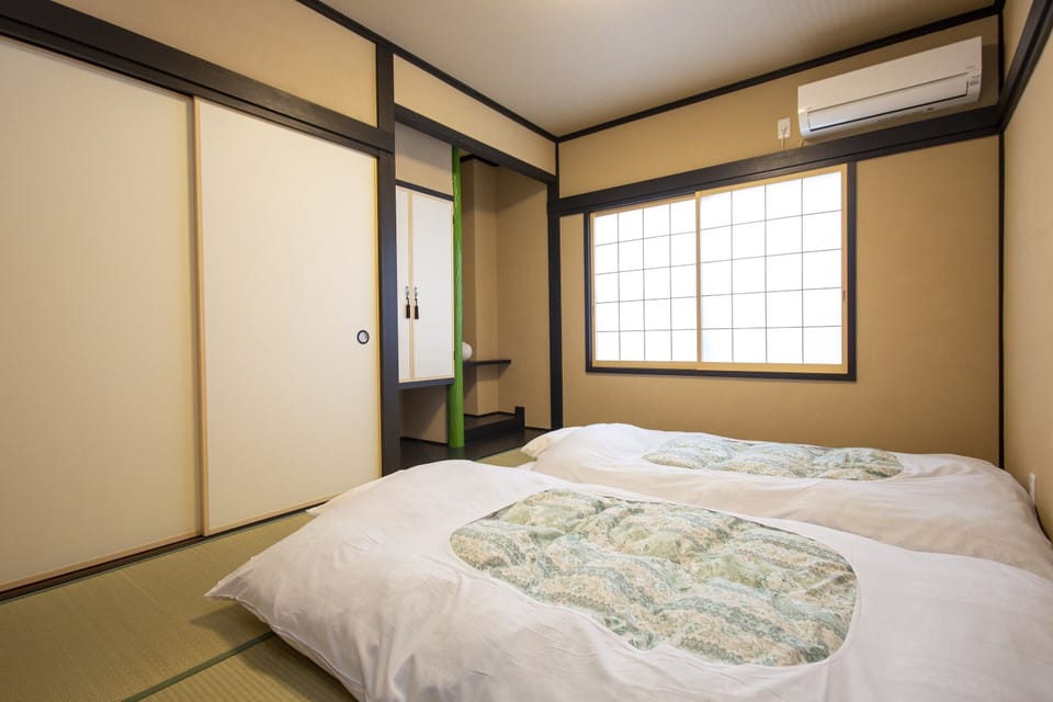 Twin Room, Non Smoking | Desk, iron/ironing board, free WiFi, bed sheets