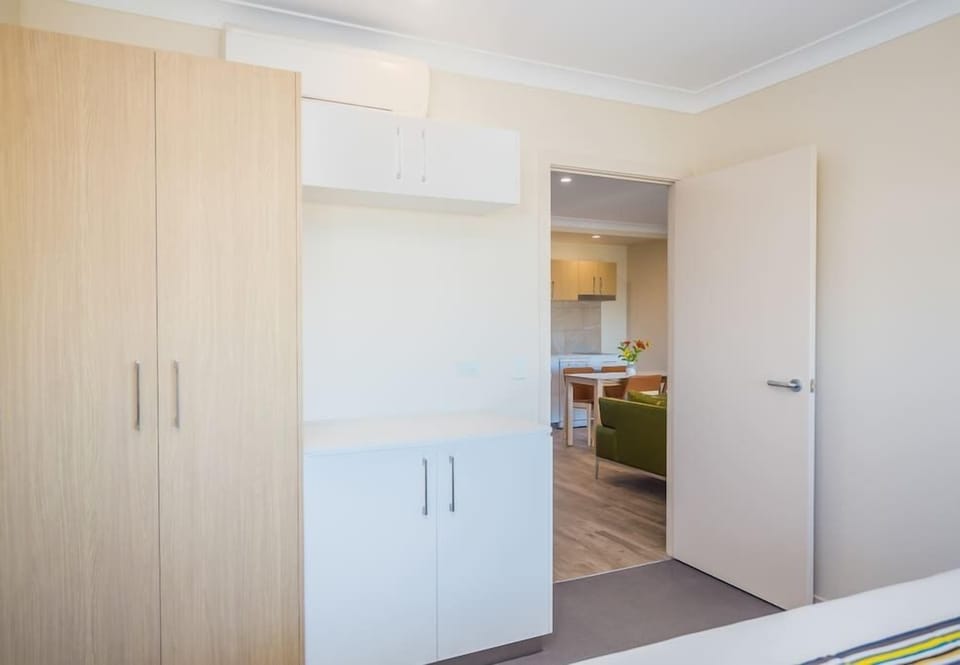 D.2BRM1K1D(200,300) Stylish 2 bedroom king apartment Windsor, Brisbane