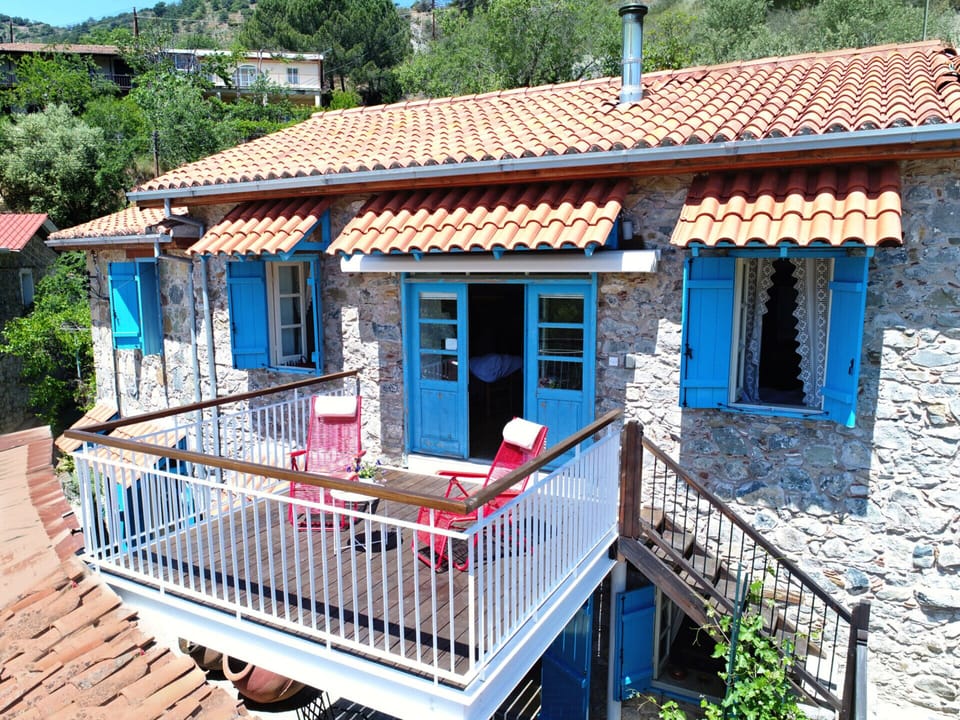 Cottage (3 Bedrooms) | Front of property