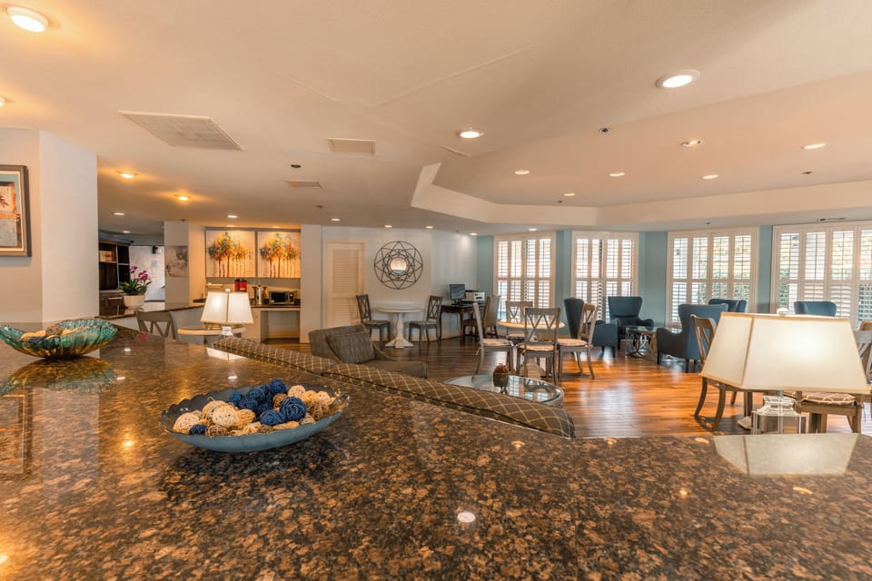 Lobby lounge