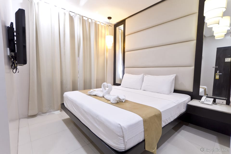 Superior Room | In-room safe, desk, free WiFi