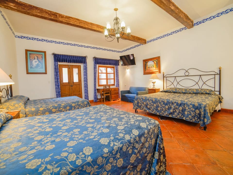 Triple Room | Free WiFi, bed sheets