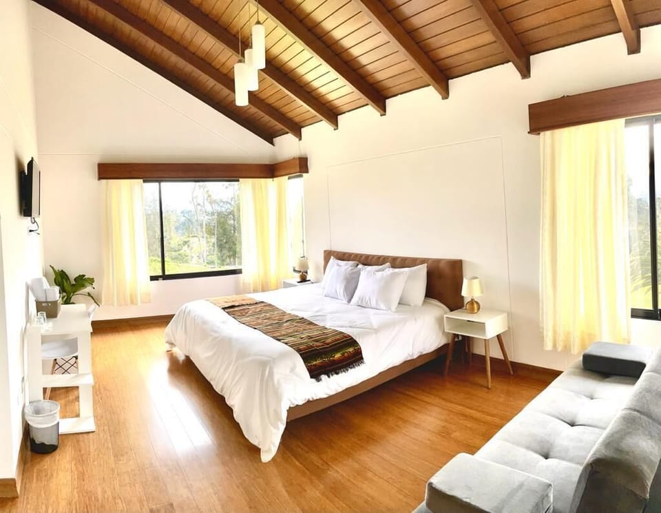 Elite Room, 1 Bedroom, Jetted Tub, Mountain View | Down comforters, desk, soundproofing, WiFi (free)
