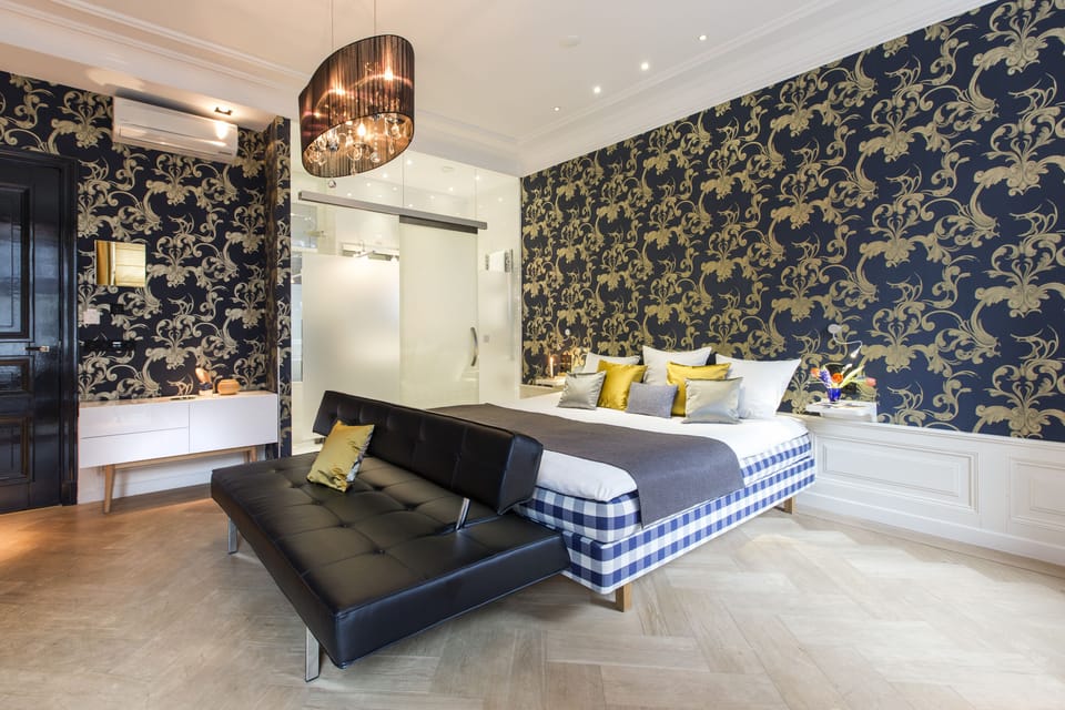 Studio Suite | Premium bedding, minibar, in-room safe, individually decorated