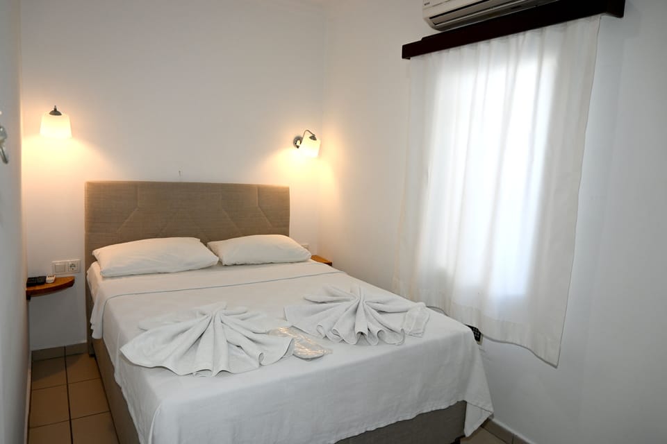 Standard Double Room | In-room safe, blackout drapes, iron/ironing board, free WiFi