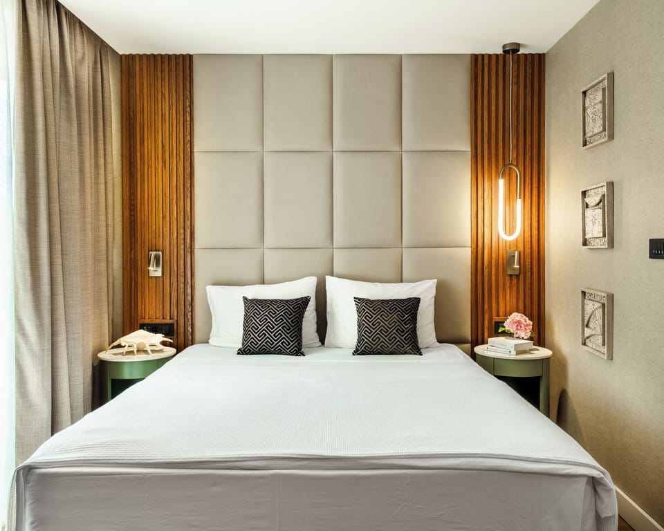 Premium bedding, minibar, in-room safe, desk