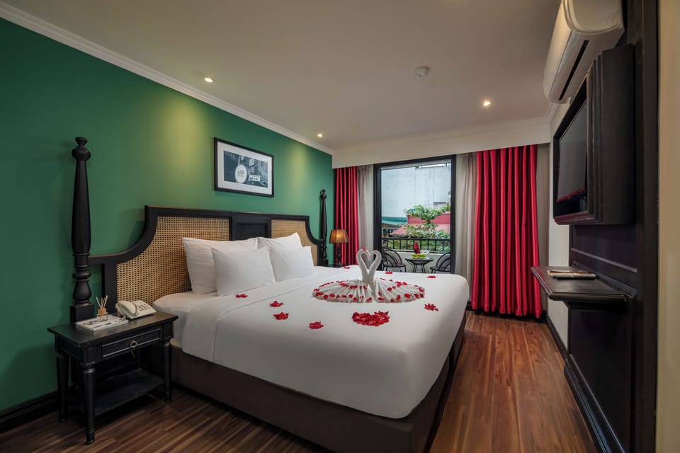 Deluxe Room | Minibar, desk, free WiFi, bed sheets