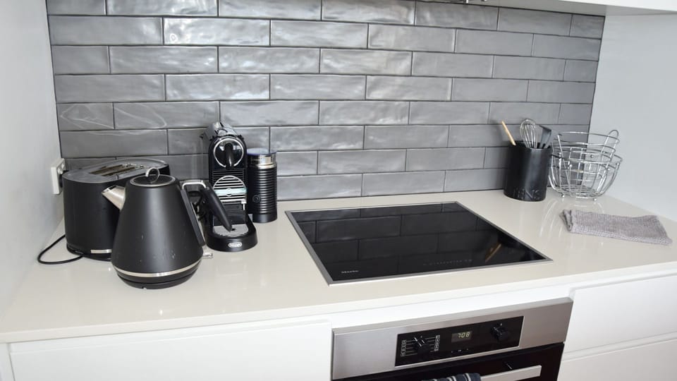Hot plate and appliances.