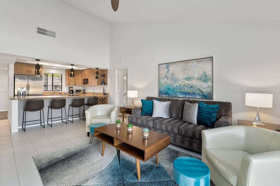 Open Floor plan and high Ceilings