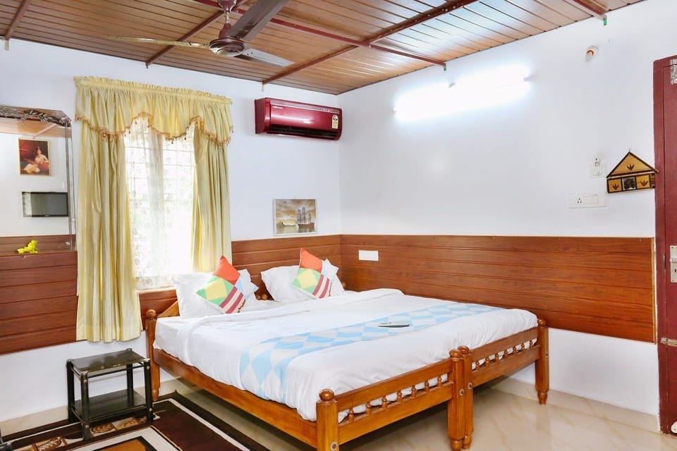 Deluxe Room | In-room safe, desk, soundproofing, free WiFi