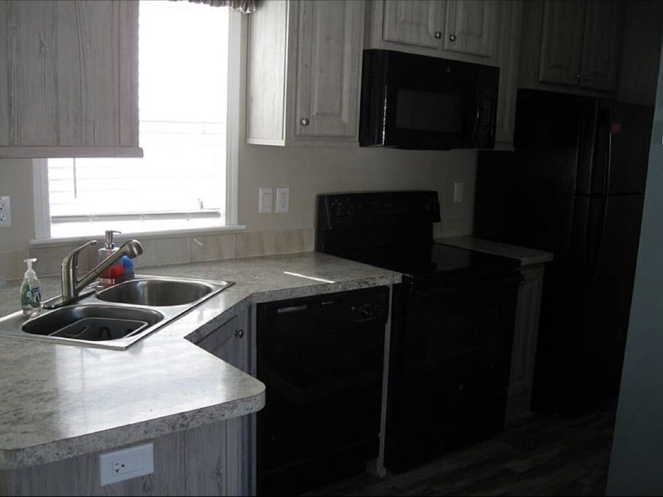 Full size appliances including dishwasher