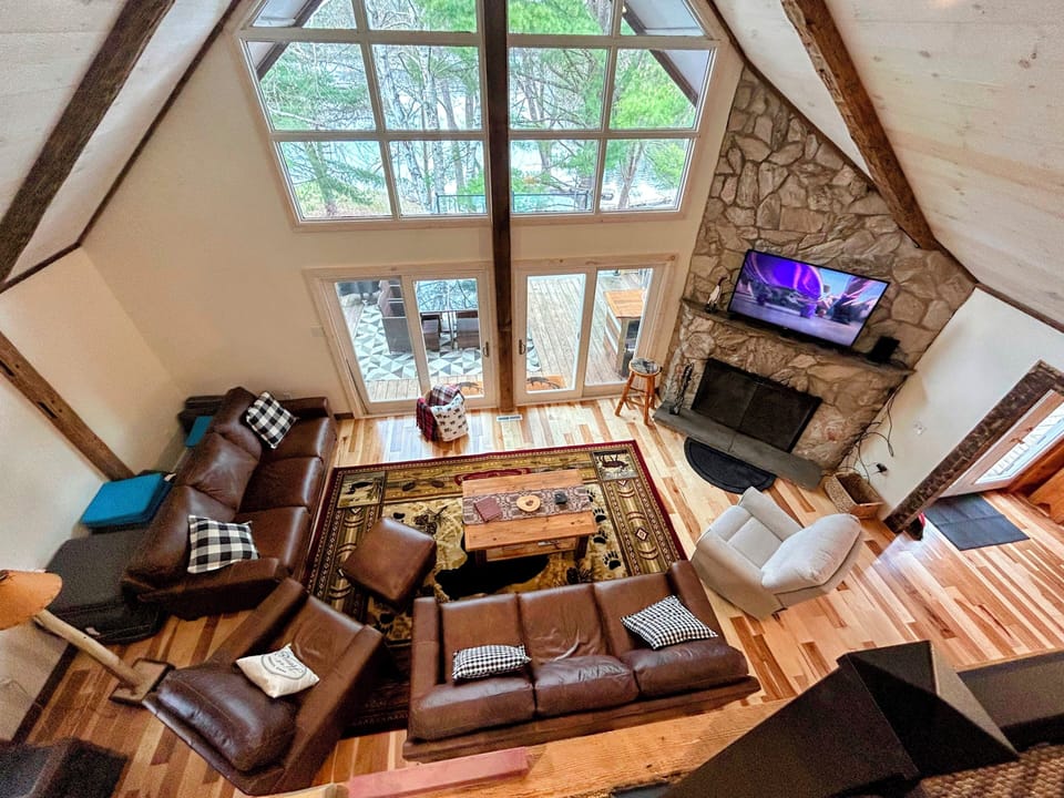 Newly renovated main living space 2024! 