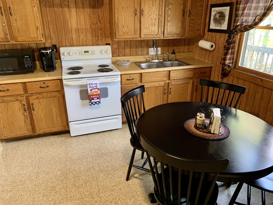 Cozy Country Kitchen🍳