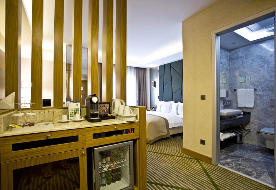Minibar, in-room safe, desk, soundproofing