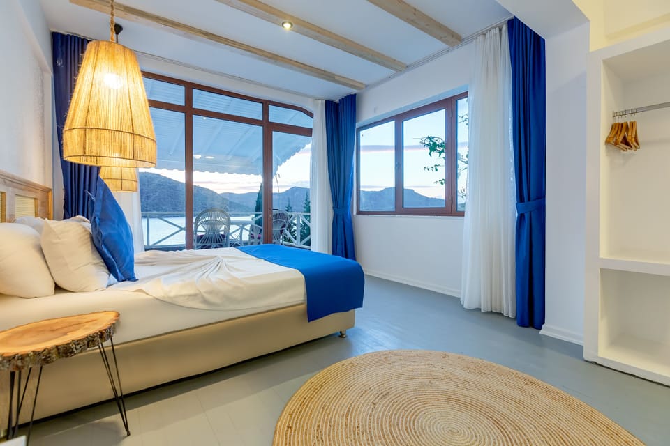 Superior Room, Terrace, Sea View | Minibar, in-room safe, free WiFi, bed sheets